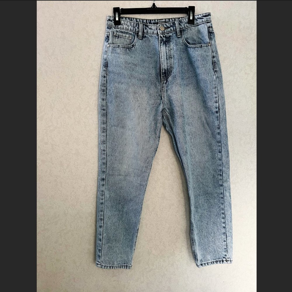 Nasty Gal Light Wash High Rise Mom Jeans NWT